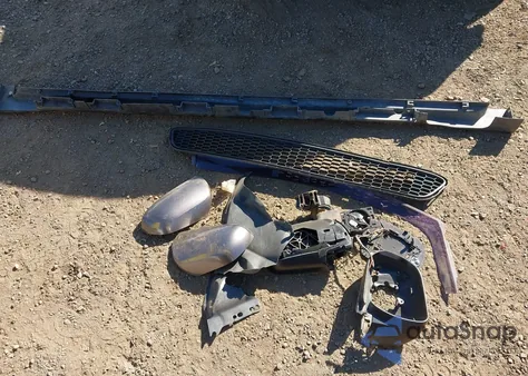 2015 Toyota Sienna Xle 8 Passenger from USA, damaged, VIN 5TDYK3DC8FS581112